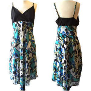 🌼🦚 Channel Your Inner '60s Flower Power Diva!  Size 12 Floral Sundress 🌼🦚